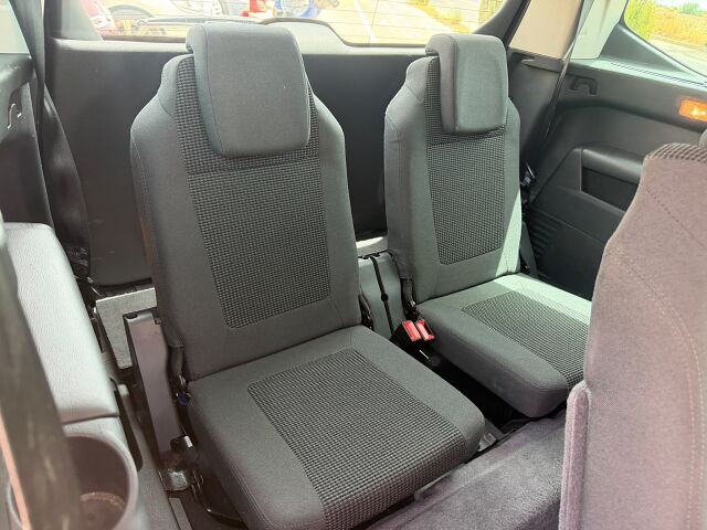 PEUGEOT 5008 ALLURE 1.6 HDI AUTO SPANISH LHD IN SPAIN 84000 MILES 7 SEATS 2015